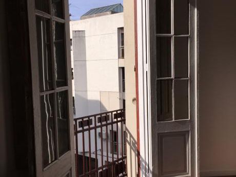 Alquiler Apto 4 Dormitorios En Ciudad Vieja Con Enorme Terraza