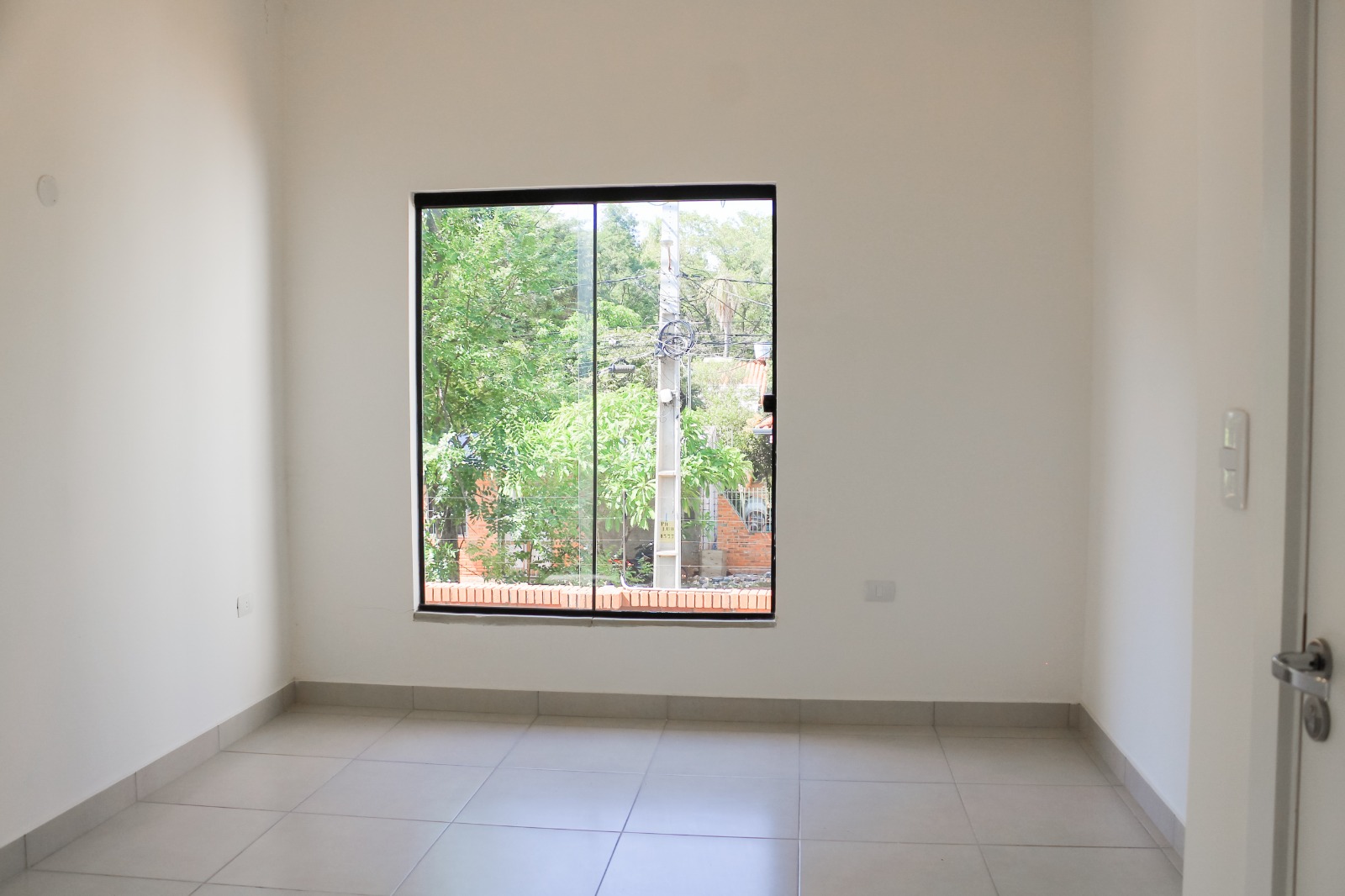 VENDO DUPLEX EN BARRIO CERRADO JARDINES DE LOMA MERLO — foto 2