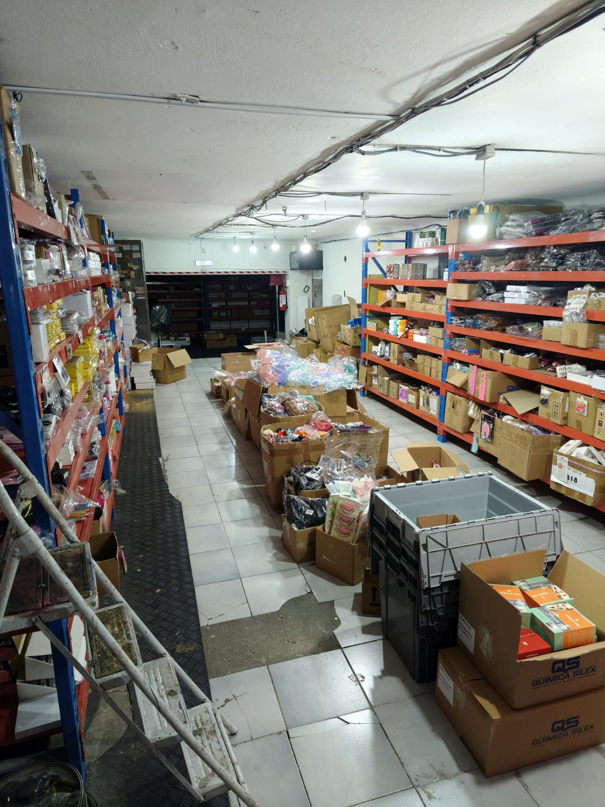 Se Alquila Local En 18 De Julio Y Roxlo, Con 107m2  Salón Más 102 M2 Depósito · Foto 7