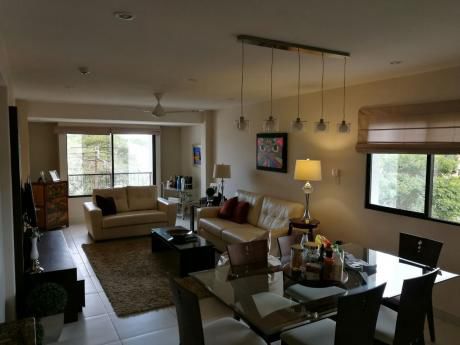 Departamento De 2 Dormitorios En Suite, En Barrio Carmelitas