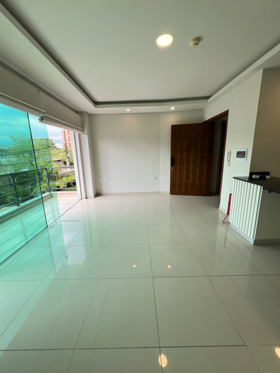 ALQUILO AMPLIO DEPARTAMENTO DE 1 DORMITORIO ZONA AV SANTÍSIMA TRINIDAD.