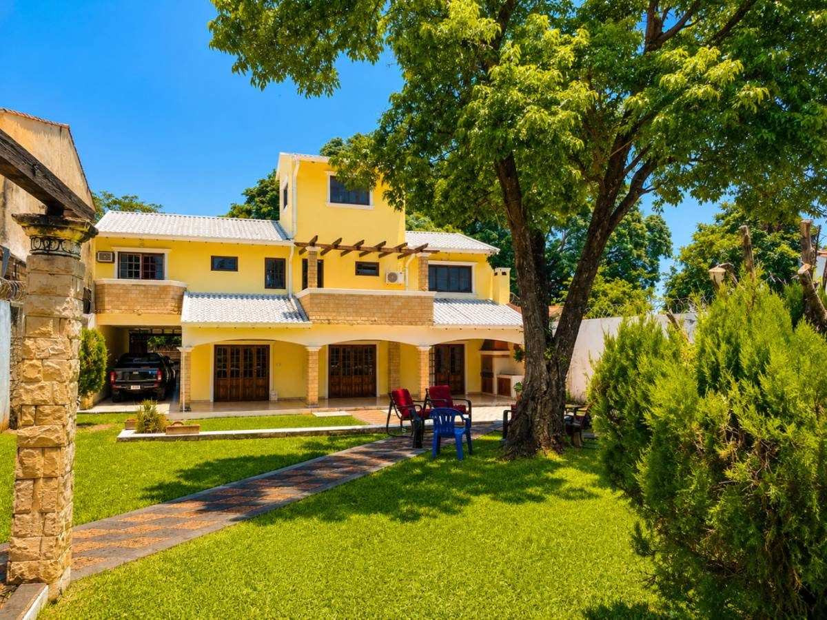 Vendo amplia casa en Fernando de la Mora — foto 2