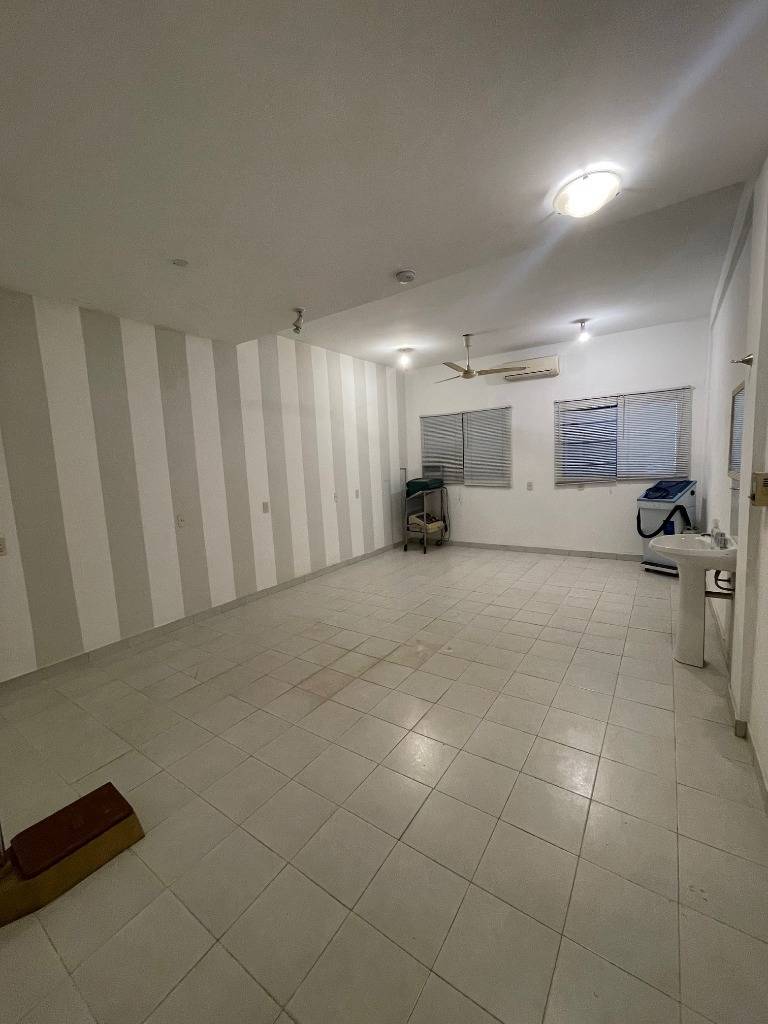ALQUILO CONSULTORIOS EN EL B° MCAL. ESTIGARRIBIA. — foto 2