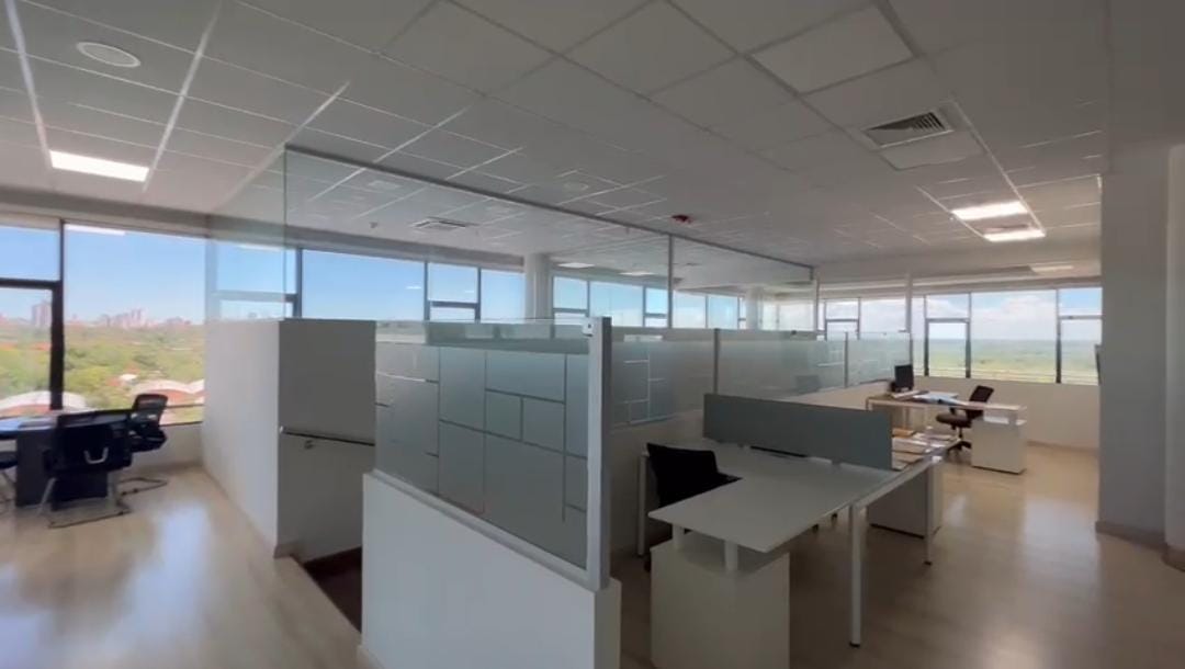 OFICINA EN EDIFICIO CORPORATIVO. ZONA COSTANERA/ARTIGAS EN ALQUILER IMPORTANTE — foto 2