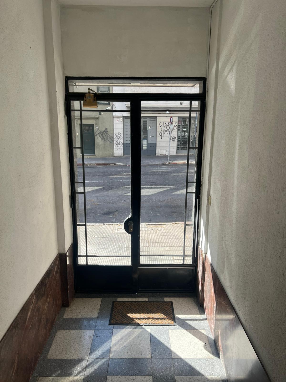 Oficina En Alquiler / Venta En El Centro De Montevideo · Foto 2