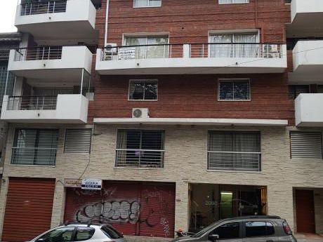 Apto. P. Rodó, Al Fte, Piso 1, 2 Dorms, 2 Baños,patio