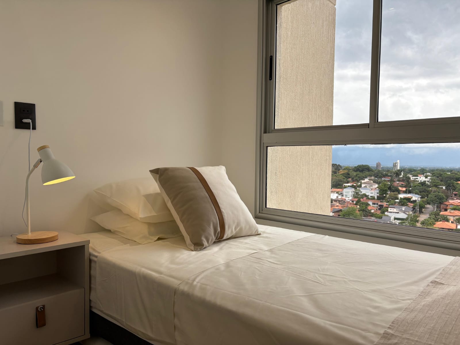 ALQUILER Departamento Amoblado | 2 Dorm 46 m2 | Molas Tower - Las Lomas — foto 2