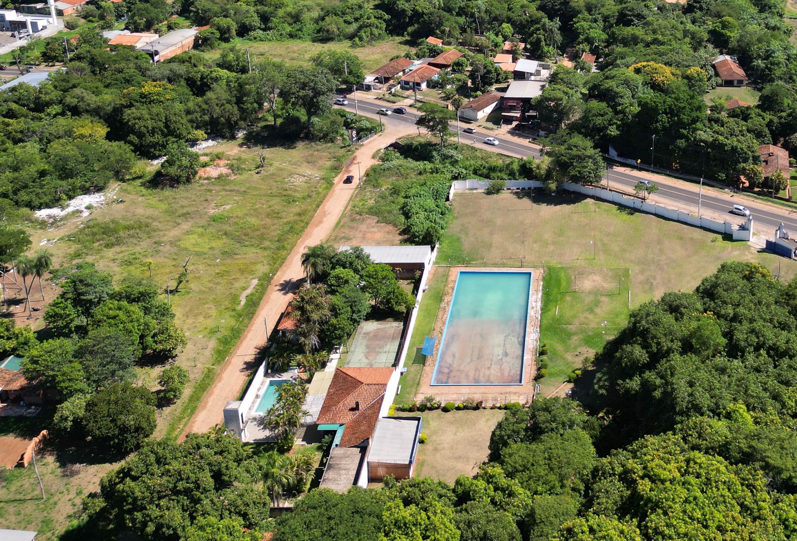 Vendo Casa Quinta en Luque a 25 minutos de Asunción — foto 2