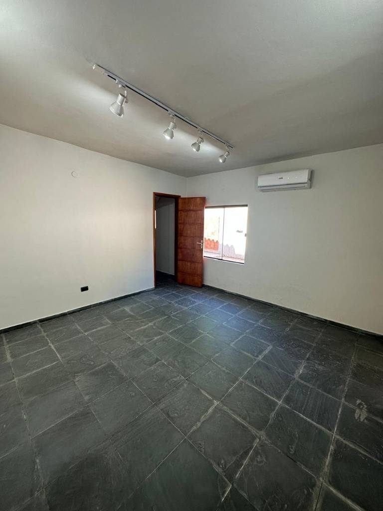 ALQUILO OFICINA CON EXCELENTE UBICACION. ZONA CASA RICA ESPAÑA — foto 2