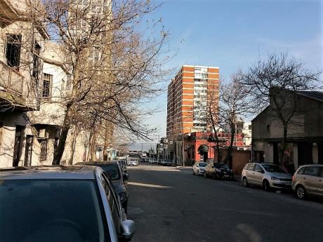 Cercano Rambla: Paraguay Y Durazno: Tipo Casa