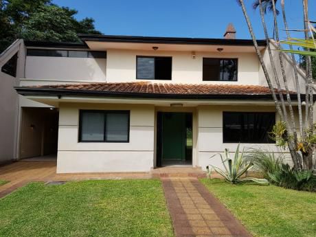 Vendo Residencia Amplia !!! 2 Terrenos Juntos !!! Fdo Zona Norte