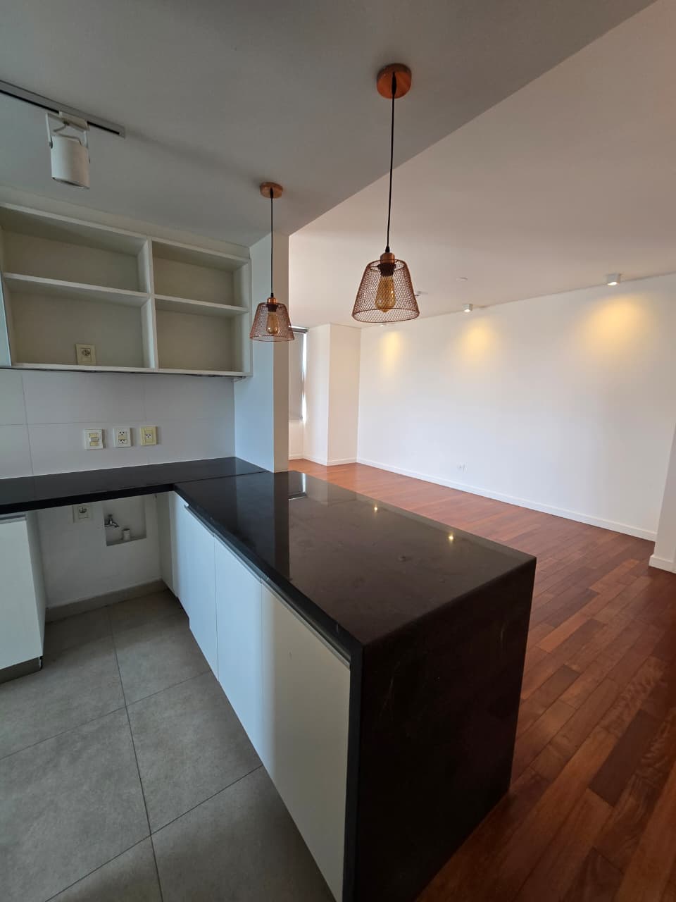 ALQUILO – DEPARTAMENTO DE 2 DORMITORIOS EN SKY TOWER — foto 2