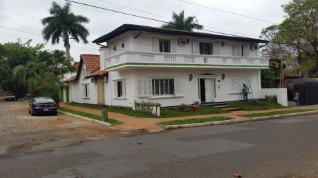 Hermosa Residencia Bº Bella Vista