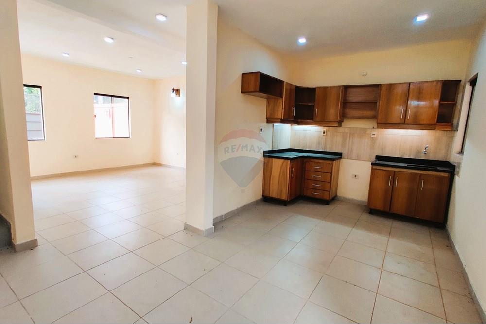 Amplio Dúplex a Estrenar en Lambaré — foto 3