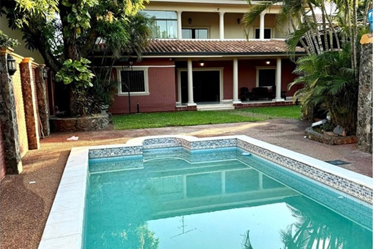 ALQUILER CASA DE 5 DORMITORIOS, EN BARRIO MBURICAO, ASUNCIÓN — foto 2