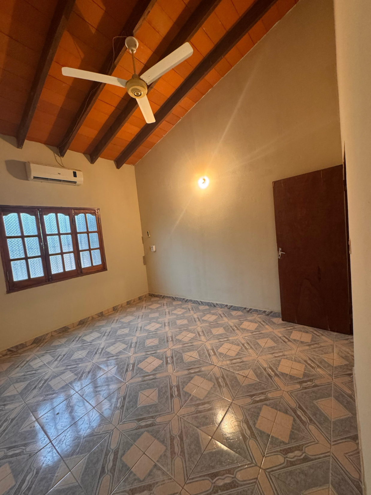 ALTOS EN VENTA CHALET DE 3 DORMITORIOS TODA EN PLANTA BAJA — foto 2