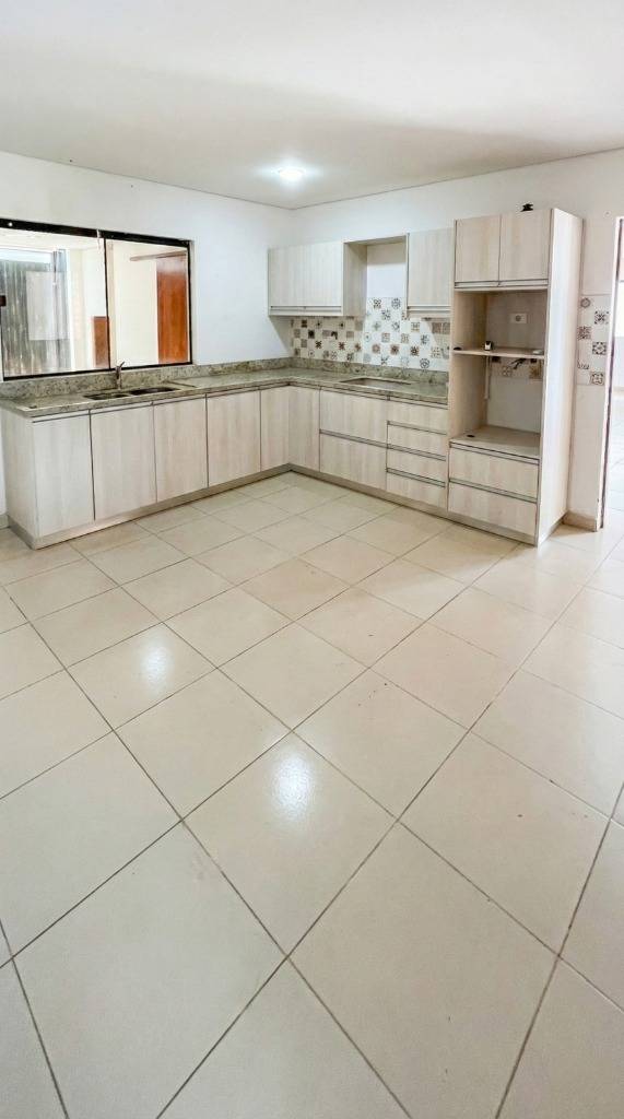 Casa en alquiler en Laurelty, Luque — foto 3