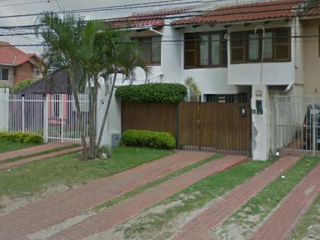 Casa En Venta Con Excelente Ubicacion En Equipetrol