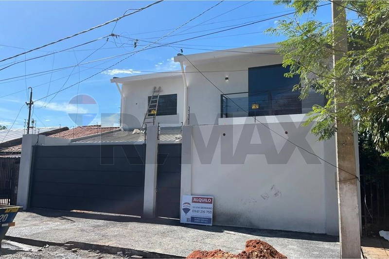 Casa - Alquiler - Lambaré, Central, Paraguay — foto 2