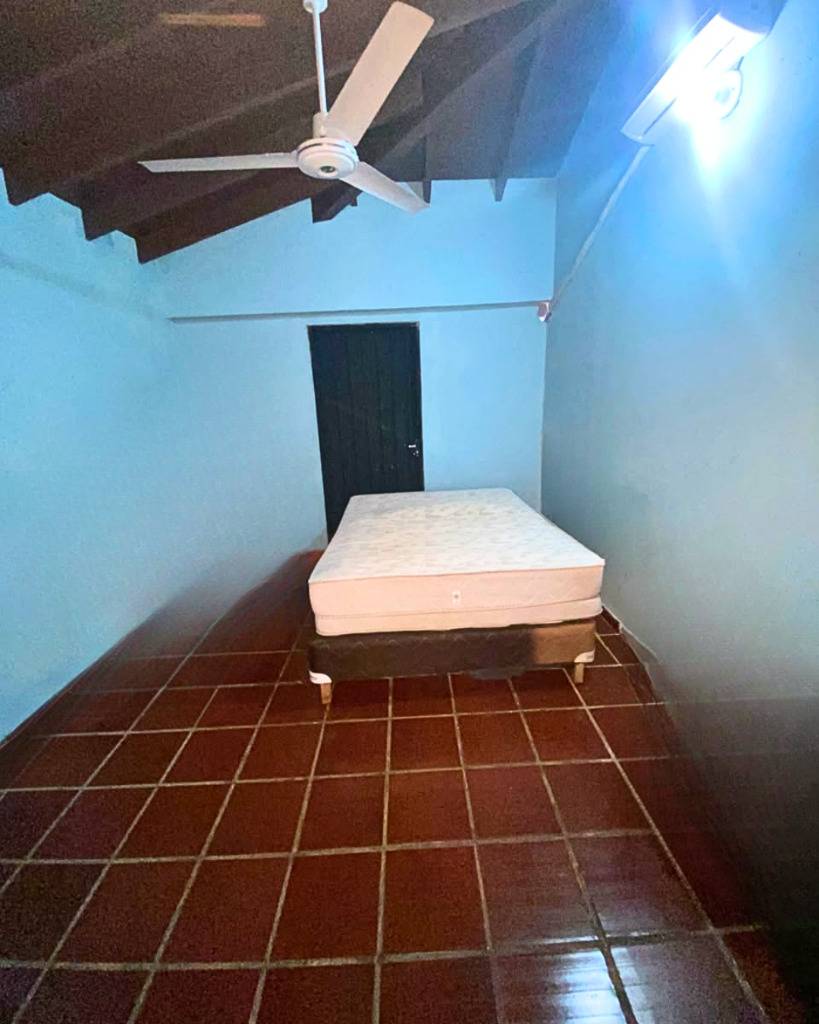 ¡EN VENTA AMPLIA PROPIEDAD EN BARRIO VISTA ALEGRE-ASUNCIÓN! — foto 3