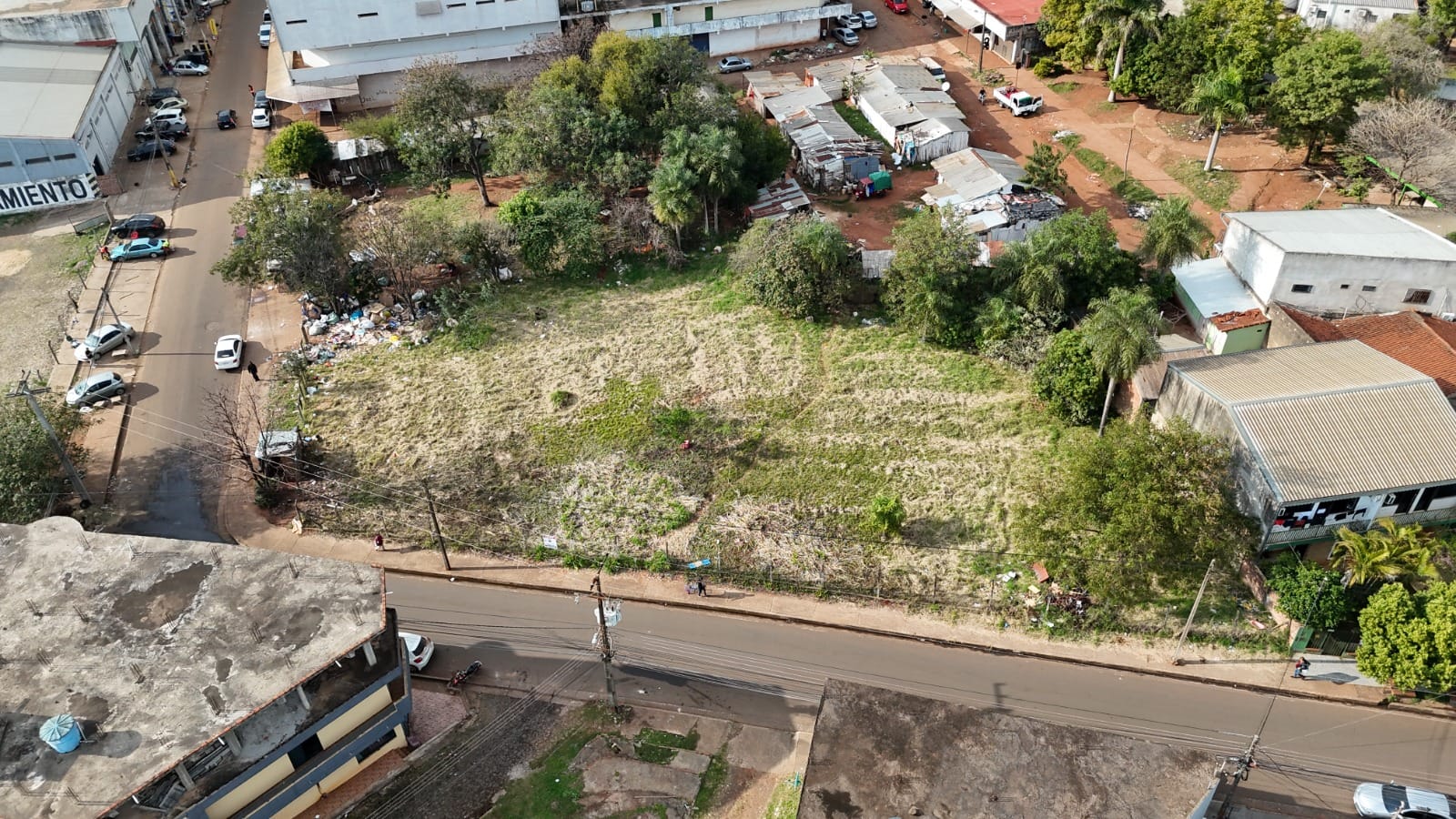 SE VENDE Terreno Estratégico en Encarnación — foto 3