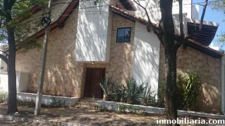 Casa En Barrio Jara