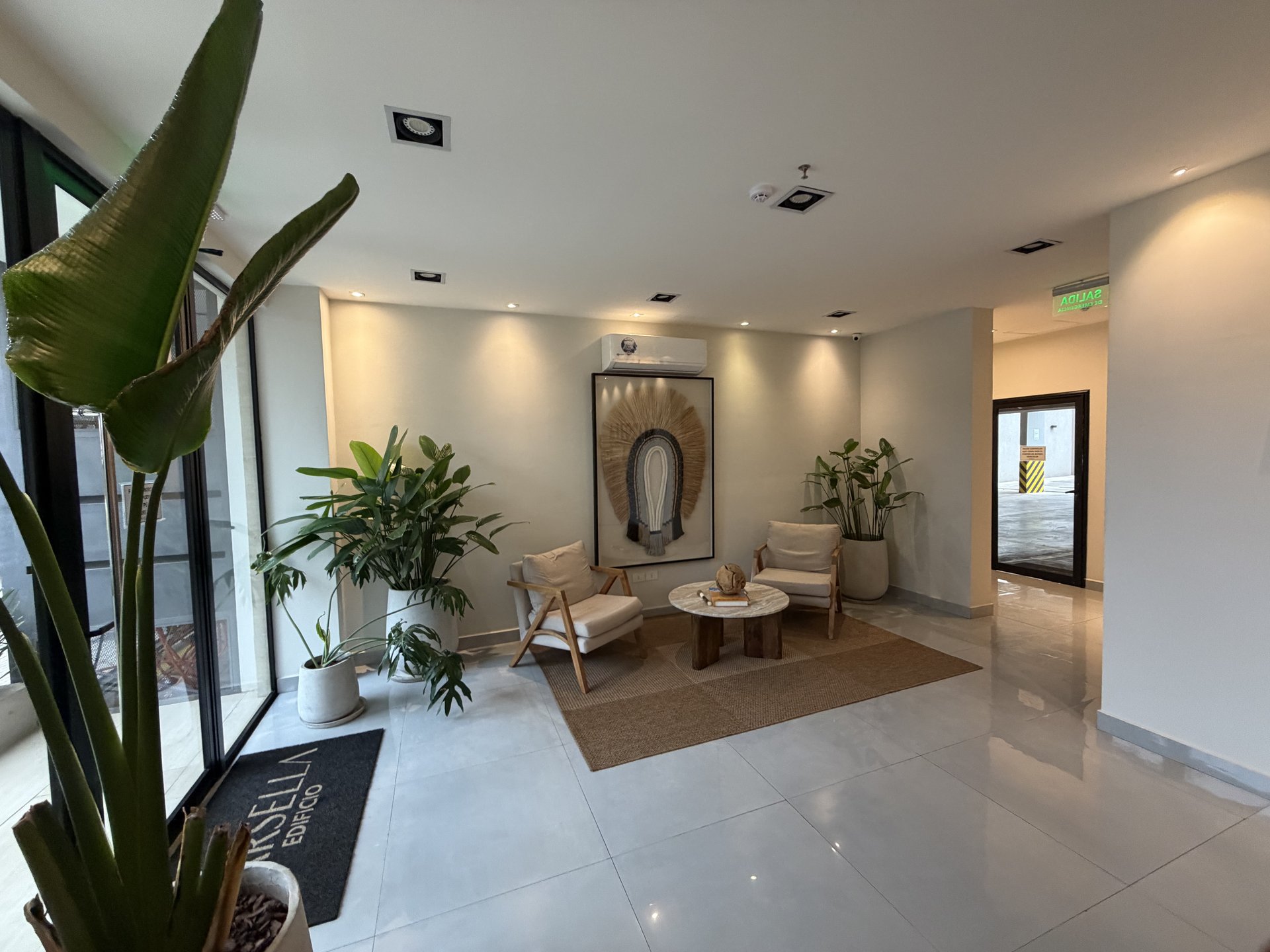 Departamento En Alquiler - Edificio Marsella, Las Mercedes - Piso 5 — foto 2