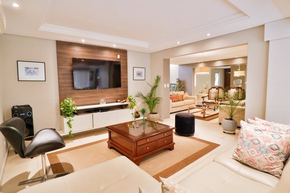 VENDO PRECIOSA RESIDENCIA EN EL BARRIO LAS LOMAS — foto 3