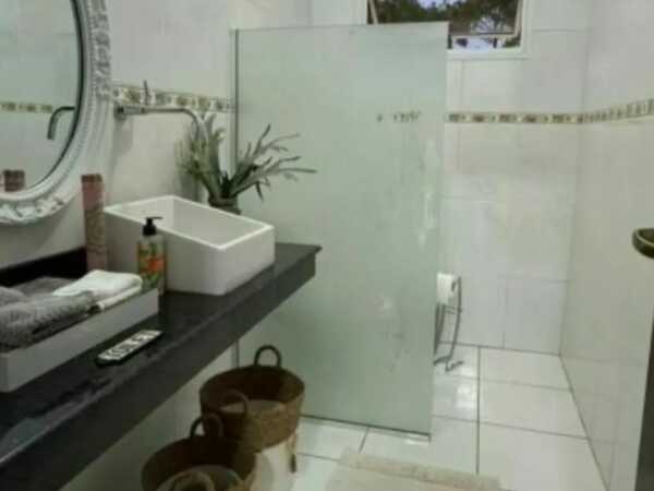 VENDO HERMOSA CASA EN EL PARANA COUNTRY CLUB — foto 2