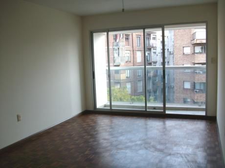 Comodo Apartamento En Pocitos 2 Dorm 2 Baños Garage