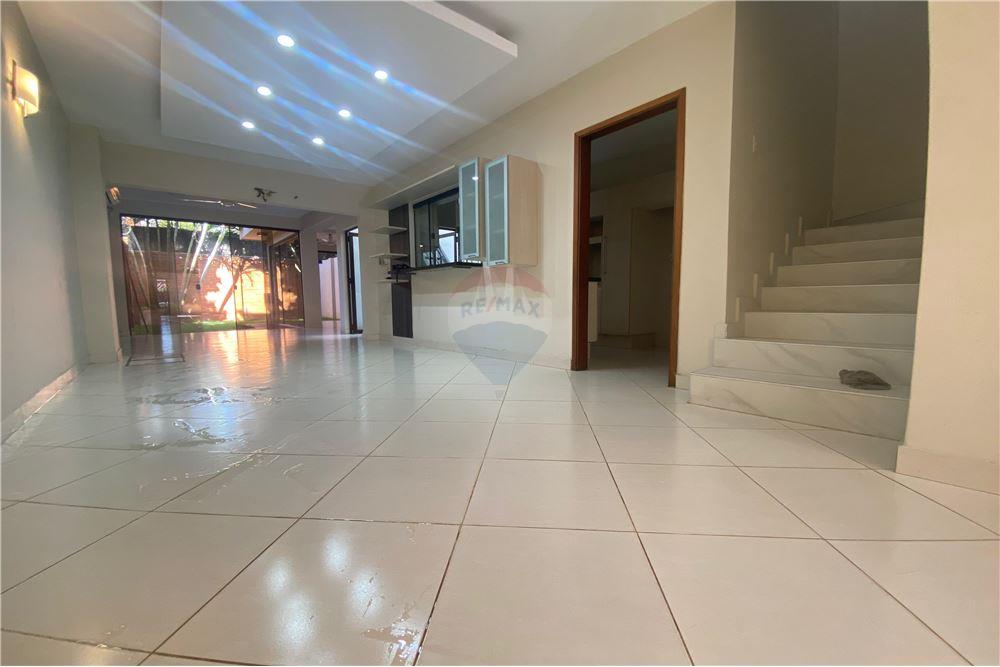 Alquiler AMPLIO Dúplex Barrio Villa Aurelia — photo 2