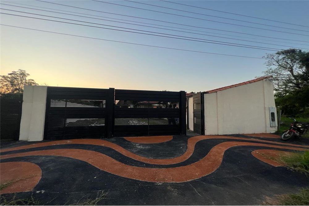 VENDO CASA DE VERANO EN PARAGUARI - CENTRO — foto 3