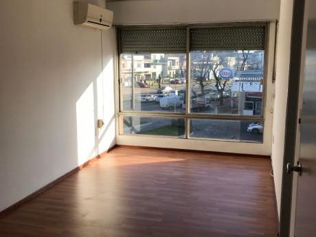 Apartamento 2 Dormitorios Blv. Artigas Y Av. Millán