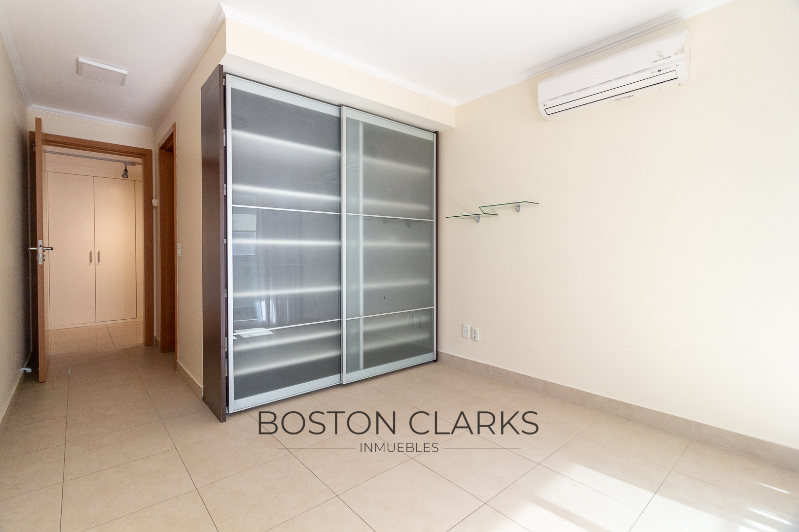 Apartamento En Alquiler De Tres Dormitorios Con Terraza Y Parrillero En Carrasco · Foto 9