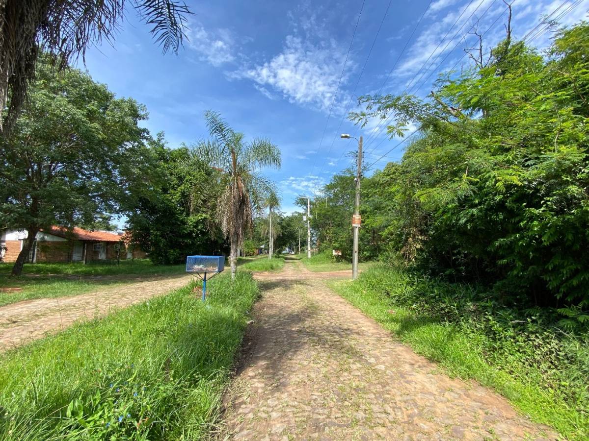 VENDO TERRENO A CUADRAS DEL LAGO YPACARAÍ — foto 3