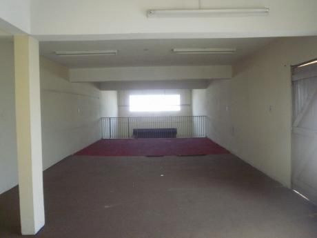 Se Vende Local Comercial Sobre Madame Lynch