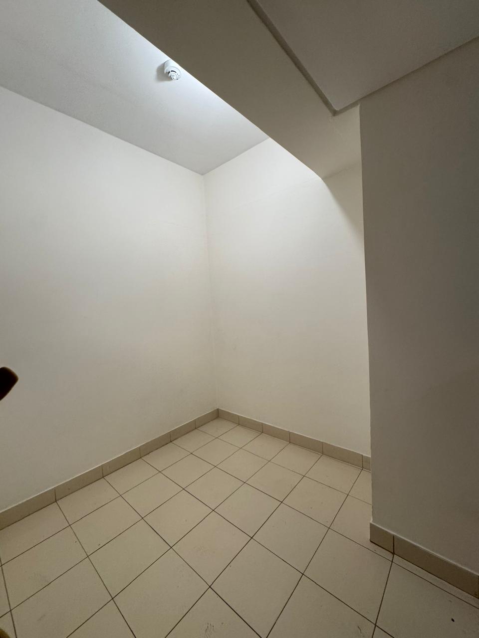LAS LOMAS - ZONA ASA, AMPLIO DEPARTAMENTO DE 3 DORMITORIOS CON ÁREA DE SERVICIO. — foto 2