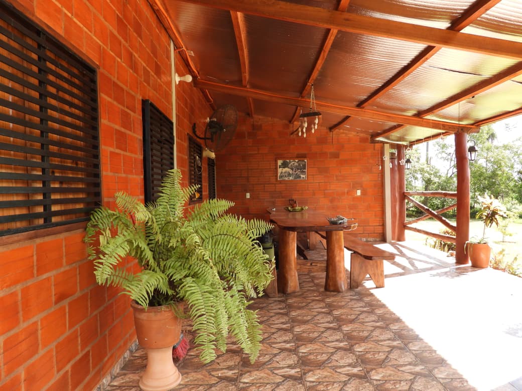 *HERMOSA CASA QUINTA EN CARAPEGUÁ - PARAGUARI* — foto 2