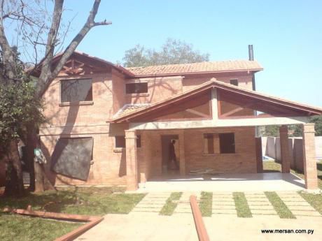 Casa En Condominio Cerrado Barrio Mbocayaty (351)
