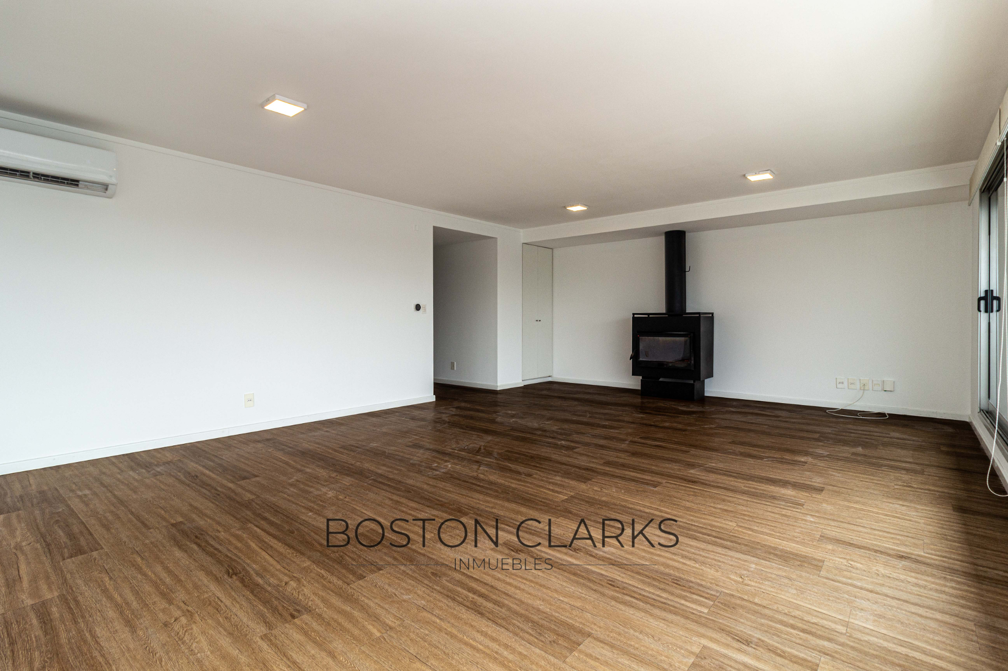 Apartamento De Tres Dormitorios Con Garage En Alquiler En Barra De Carrasco · Foto 3
