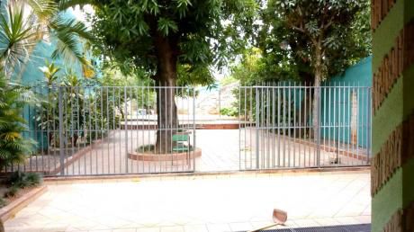 Alquilo Casa En Barrio Nazareth De Asunción