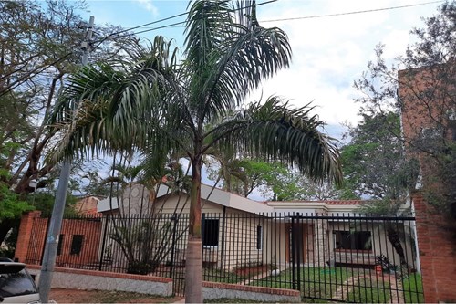 Casa en alquiler en Los Laureles