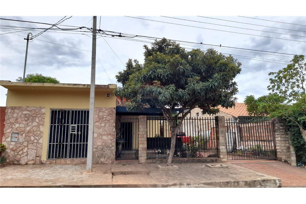 Vendo Casa En San Lorenzo, En Esquina, En El Barrio Santa Maria!!. Ref