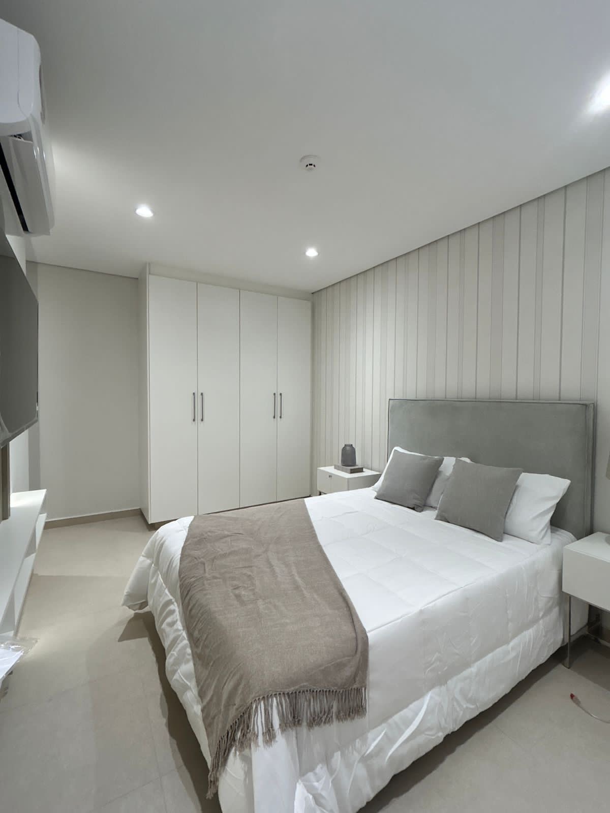 Alquilo  En Exclusivo Condominio En Luque Con Muebles — foto 2