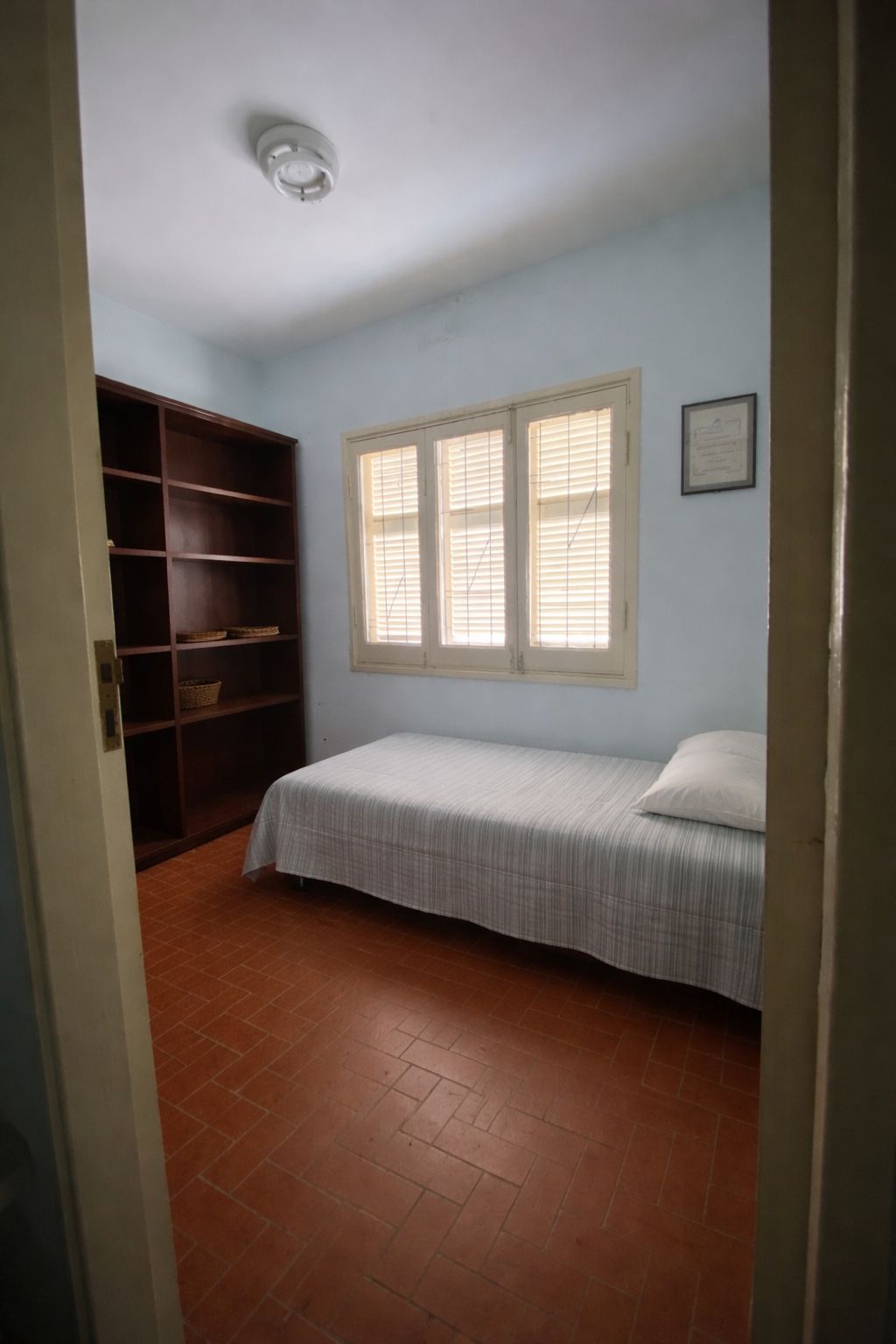 ALQUILO AMPLIA CASA PARA VIVIENDA U OFICINA ZONA EJE CORPORATIVO — foto 3