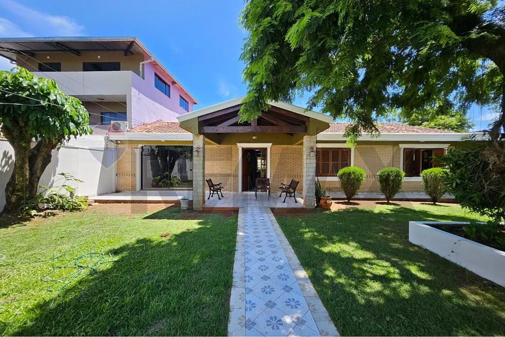AMPLIA RESIDENCIA EN VENTA — foto 3