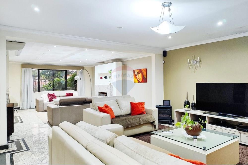 RESIDENCIA EN RECOLETA DE 4 DORMITORIOS EN SUITE — foto 2