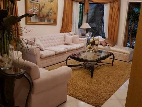 Vendo Residencia En Barrio Herrera Asuncion Paraguay