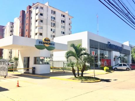 Venta Hermoso Y Amplio Departamento Sobre Avenida!!
