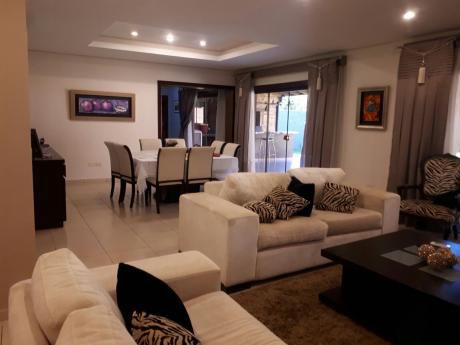Vendo Casa De 4 Dormitorios En Excelente Zona Shopping Del Sol